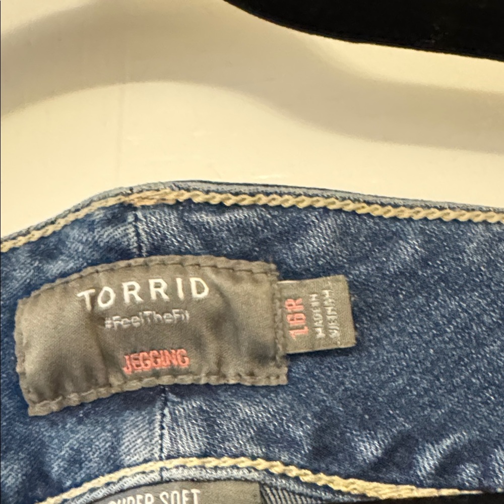 Torrid super soft Darker Blue Women's Stretch Denim Jeans - Picture 3 of 4